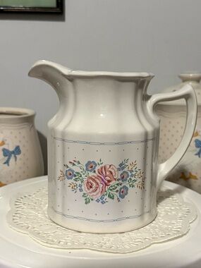 Vintage cottage core pitcher